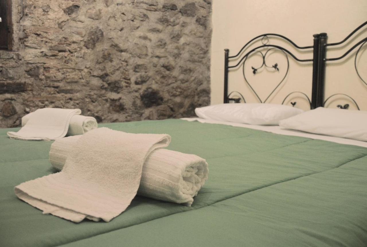 Il Castello Hotel Виджано Екстериор снимка